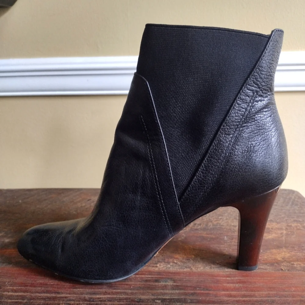 Donald Pliner Black Ankle Boots Size 9.5 - Picture 1 of 9
